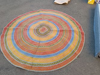 Round Area rugs made in India 100 percent wool