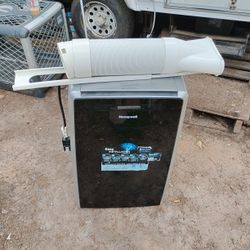 Honeywell MM14CHCS Portable Air Conditioner - 14,000 BTU (Cooling & Heating) - Black/Silver**
 
🔥 **Year-round comfort in one machine!**
