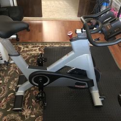 STAR TRAC SPIN BIKE