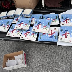  ST NICHOLAS SQUARE CHRISTMAS PLATES