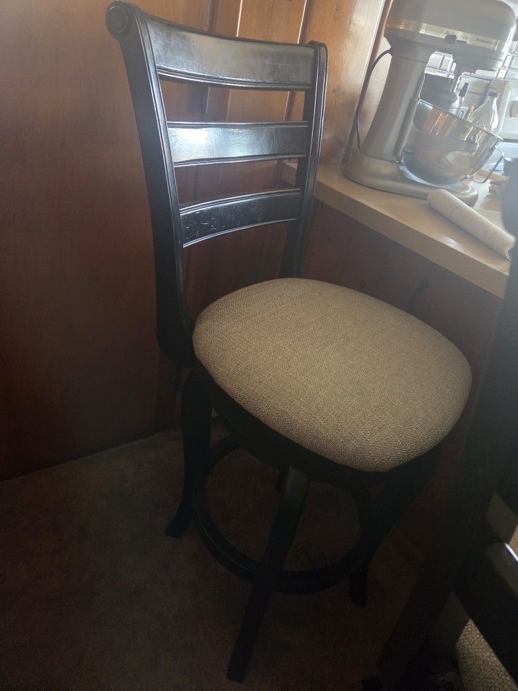 4 Large Bar Stools Like New