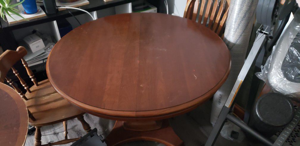 Table w 2 chairs, Solid Wood