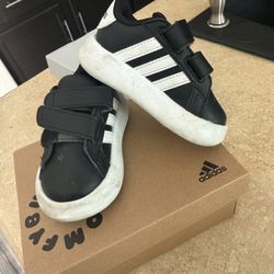 Adidas Toddler Size 5