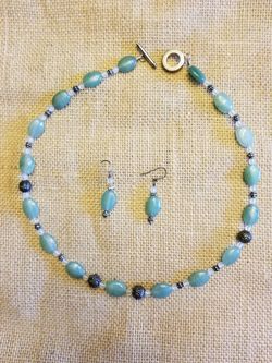 Gorgeous Aventurine Necklace & Matching Earrings