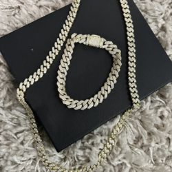Men’s Bracelet And Necklace. I Bought These At Tj Maxx.. For A Event Never Used Them New.! 