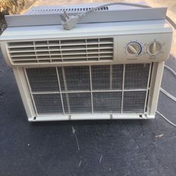 Very Good Condition Samsung Air Conditioner 