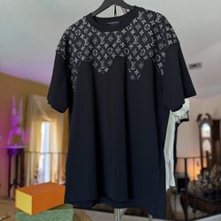 Lv Shirt Size Large 