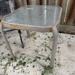 Chair W/small Table 