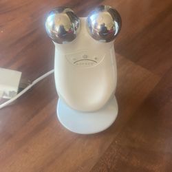 Nuface Trinity With Charger 