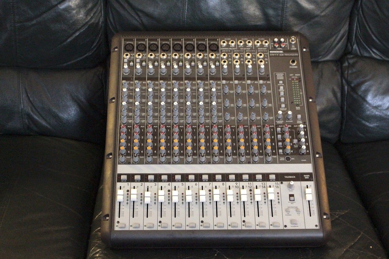 Mackie Onyx 1620 Analog Mixer 16 Channel Mix Console Perkins EQ Stellar XDR Mic Preamps Phantom Power
