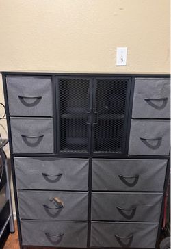 10 drawer dresser w cage