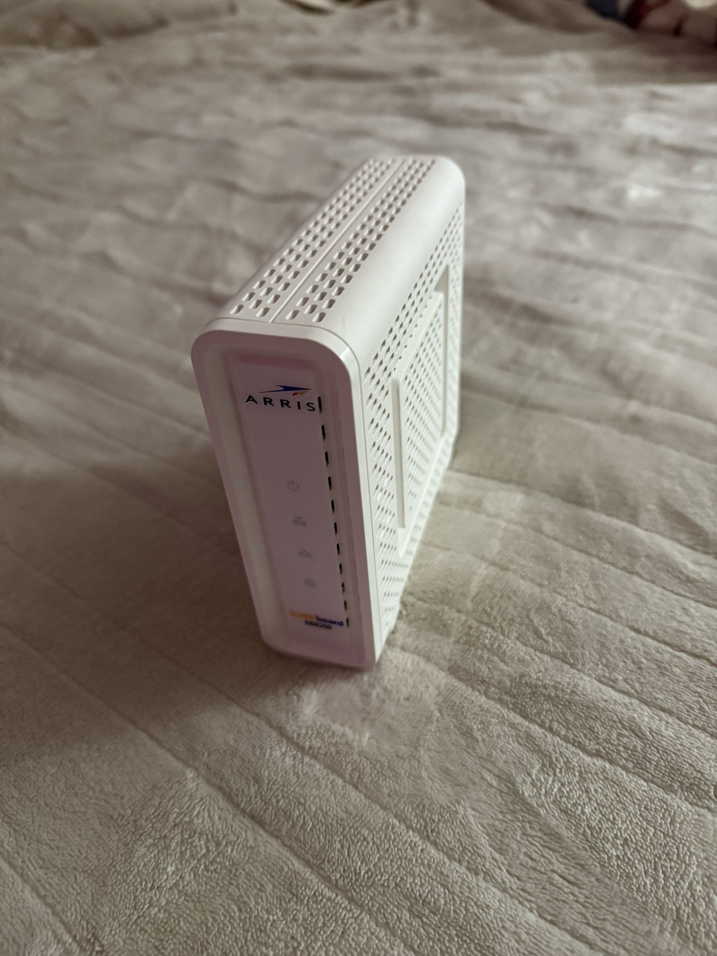 Arris Surfboard SB8200 Cable Modem