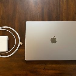 Apple MacBook Pro - Excellent Condition