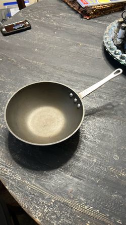 Calphalon Commercial Anodized Aluminum 8-3/4" Wok Pan Pot Skillet G175HC