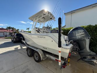 2021 Seafox 228 commander