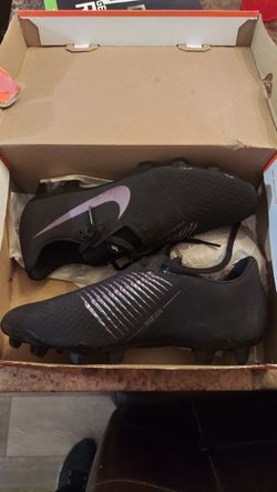 Nike Phantom Venom Academy Soccer Shoes 8
