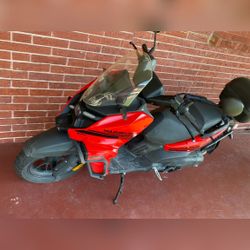 Ice Bear 200 Gas Scooter - Used Condition, 4,253 Miles - New Orleans, LA