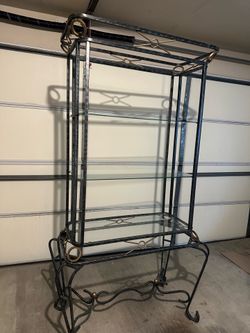 Display shelving