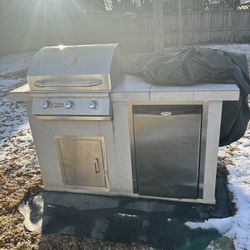 Grille w/ Fridge & Counter 