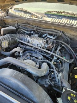 2005 ford explorer  4.6  4x4 part