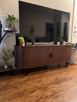 Tv stand