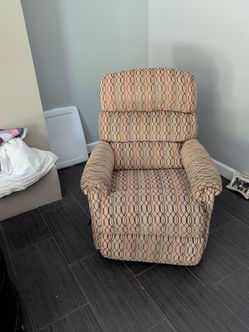 2 LaZ Boy rocking recliners $50 each or $75 for the pair