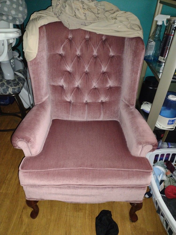 Nursing Chair And Portable Crib