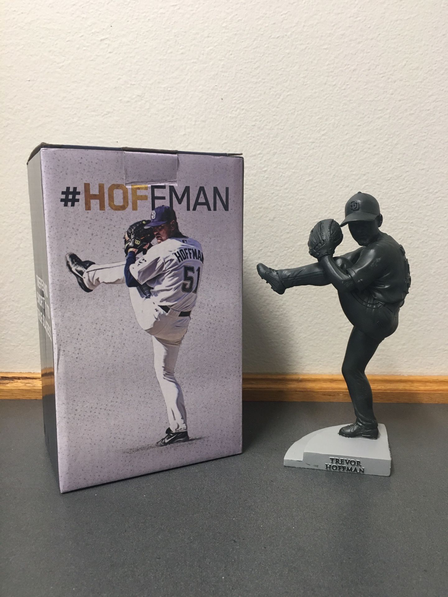 San Diego Padres Trevor Hoffman Replica Statue