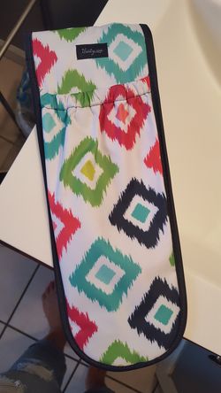 Thirty-One flat iron case