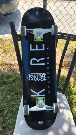 Skateboard 8.50 Complete – Krux K5 Pro Marbie DLK, Ricta Chrome Core 99A, Shake Junt Bearings