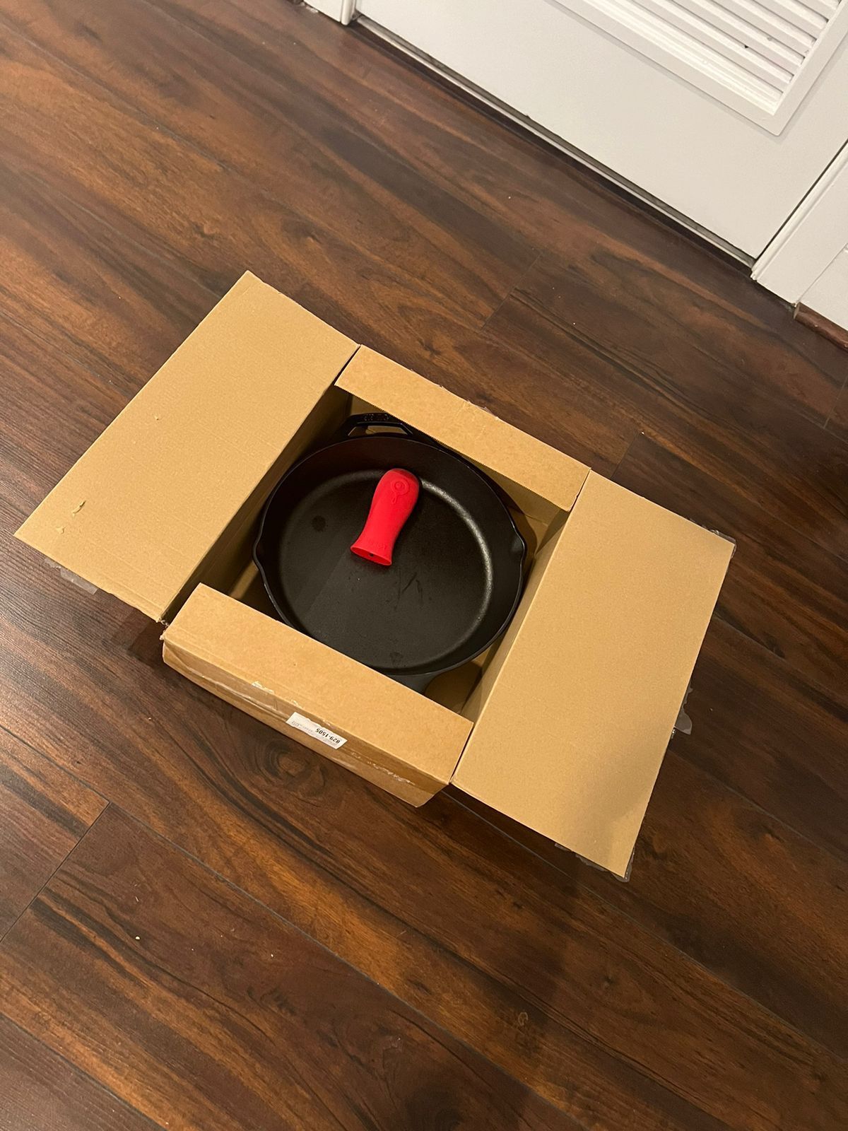 Just one time used 12 Inch Iron Skillet - MOVE OUT SALE BY 05/25/25