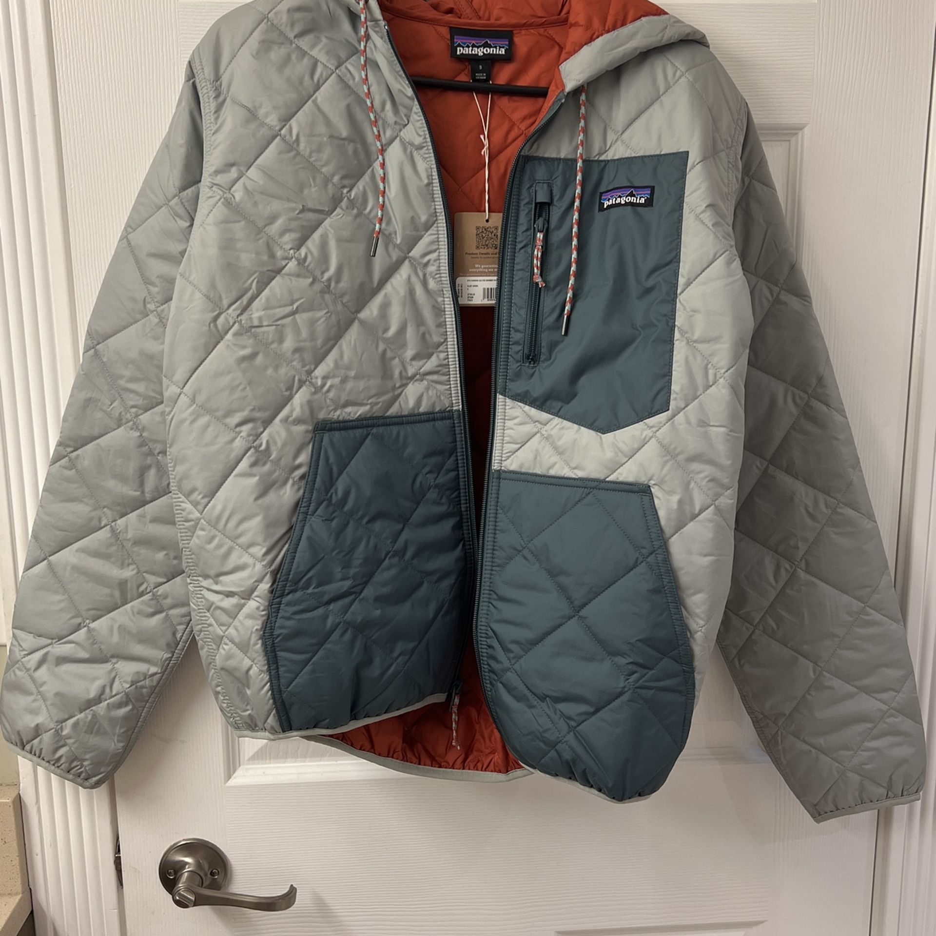 Patagonia Men’s Diamond Quilted Bomber Hoody