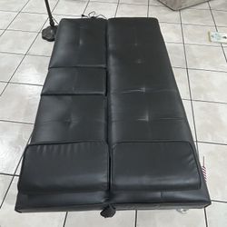 Black Futon