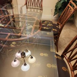 Dinning Table 
