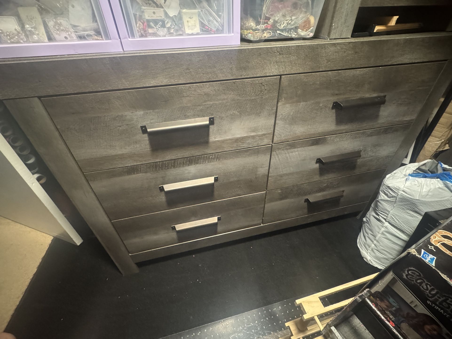 Ashley Furniture Dresser Set