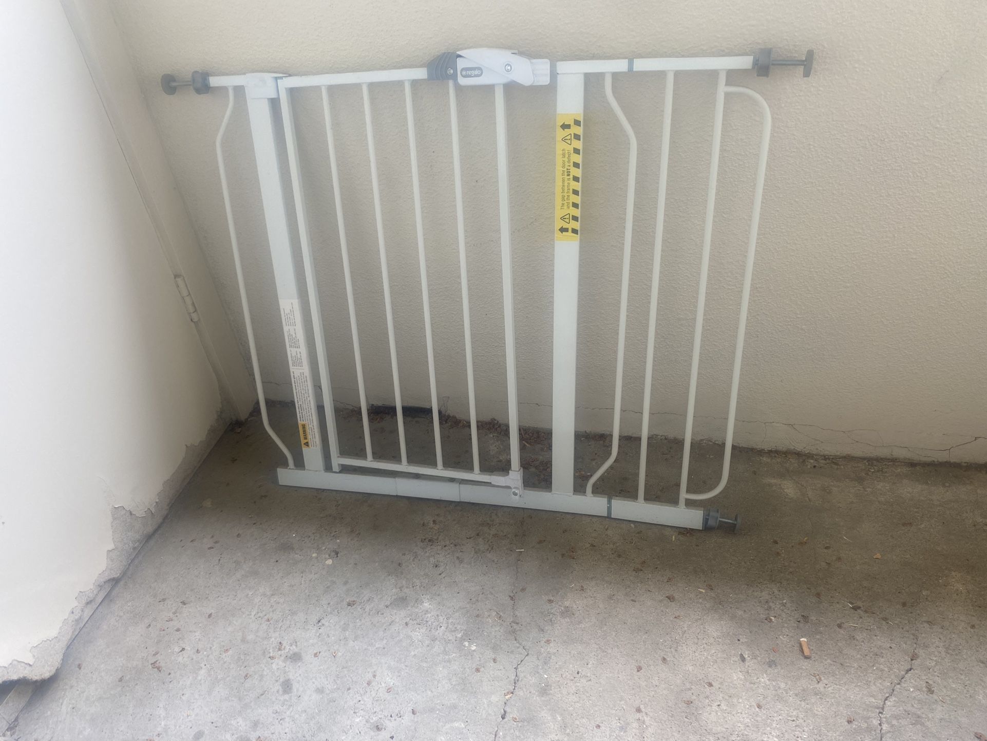 Dog Kennel And Gate