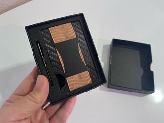 Minimalist Metal Carbon Fiber RFID Blocking Wallet with Cash Strap
