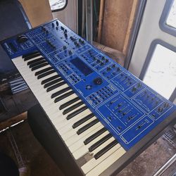 Oberheim OB●12  49- Key 12 Voice Synthesizer 