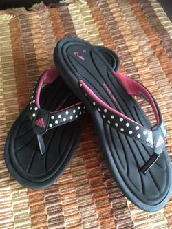 Little girls Adidas sandals size 1