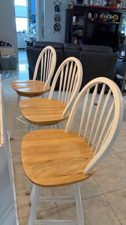 3 Bar stools