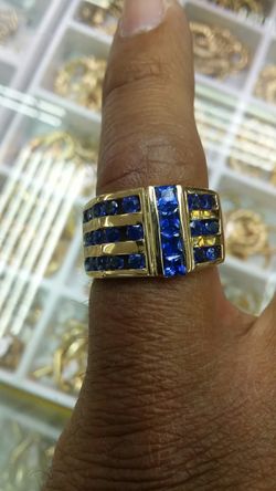 14k Gold saphire ring 7.1 grams