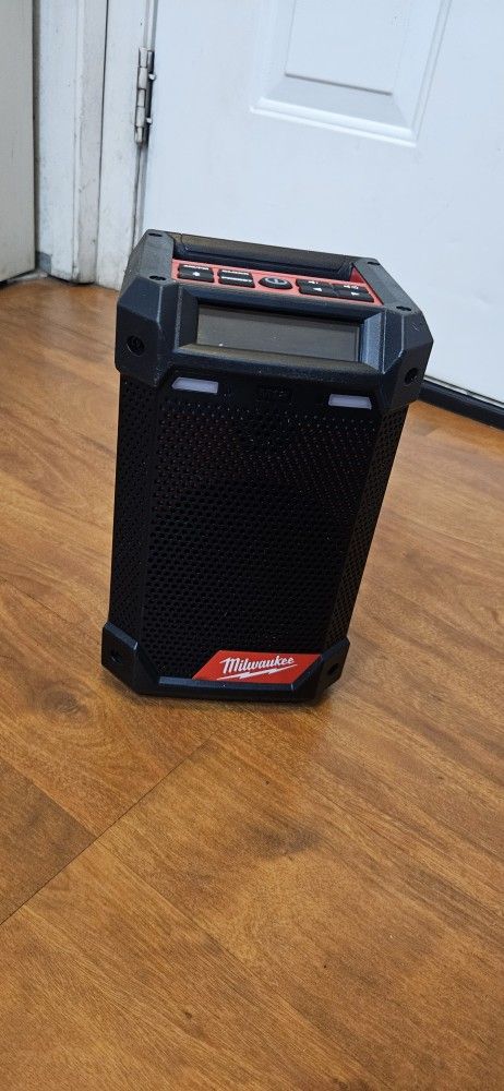 Milwaukee M12 Sub-Compact Band Saw