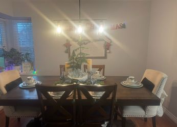 Dining table w/chairs  (6)