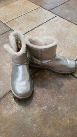 Girls boots size 2