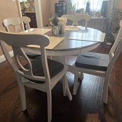 Round 4 Person Dinning Table And Chairs