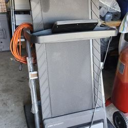 Folding treadmill 