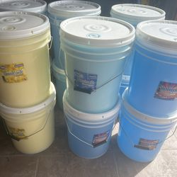Detergente Y Suavitel mas de 5 Galones