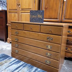 ETHAN ALLEN SMALL DRESSER