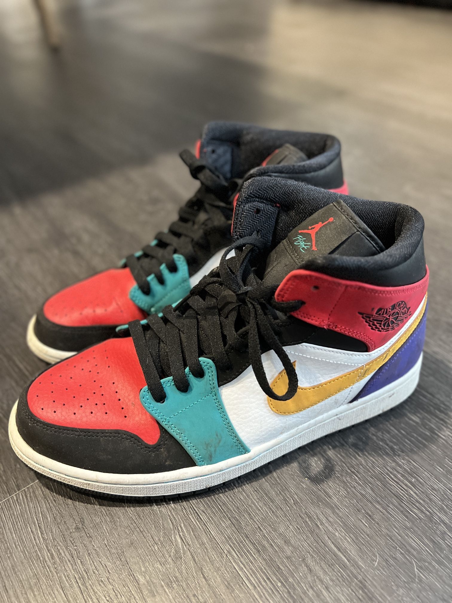 Air Jordan 1 Mid Bred Multi-Color Style