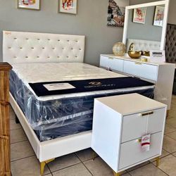 🚨 Huge Savings! $699 Bedroom Sets – Message Now! 🚨